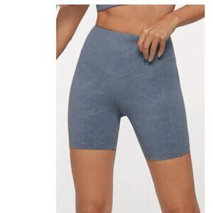 Lorna Jane Curve Defining Bike Short in Frost Blue Size Small